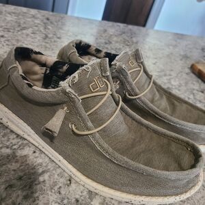 Hey Dude Men's Loafers in Tan